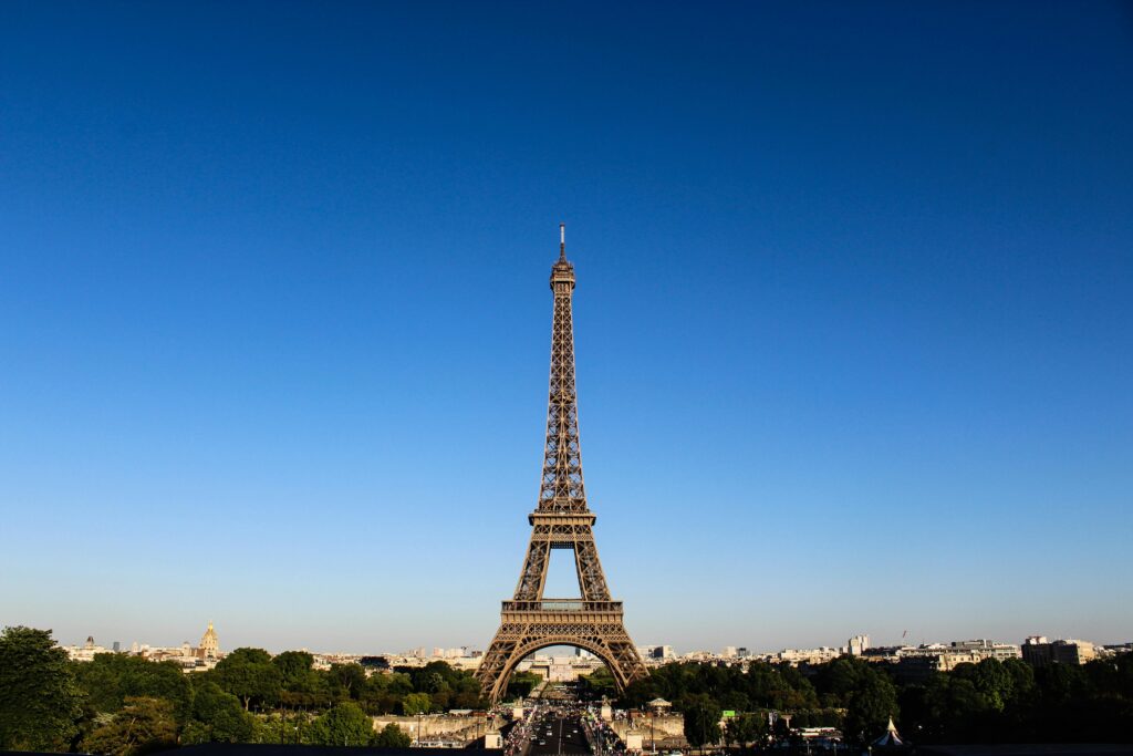 Romantic Countries Paris