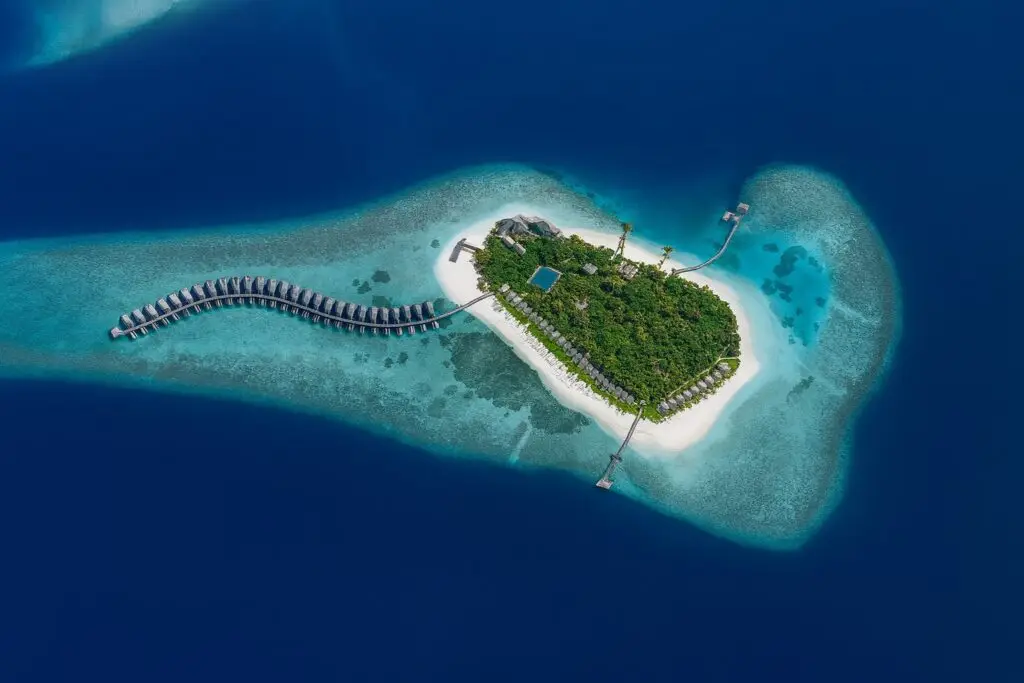 Hurawalhi Island Resort 